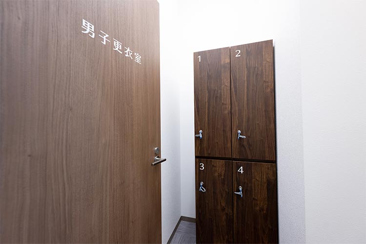 男子更衣室